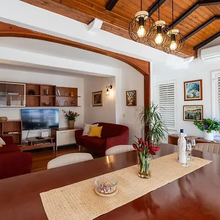 Seafront Sundeck Apartment