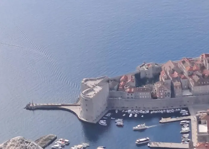 Apartment Seafront Sundeck